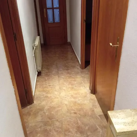 Una Habitacion *